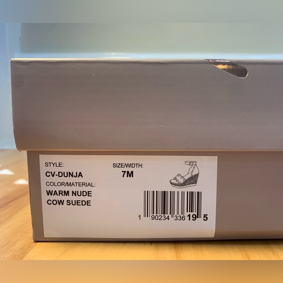 Crown Vintage Dunja Warm Nude Cow Suede Wedge, Size 7M - Picture 6 of 6